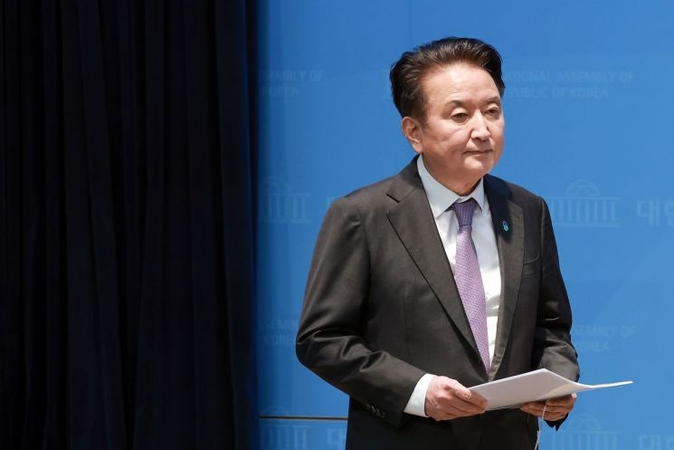 [속보] 공수처, '뇌물 혐의' <b>김영환 충북지사</b> 집무실 압수수색