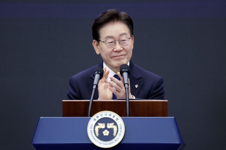 [속보] '약무호남 시무국가' 언급한 李대통령 "서남권 투자, 균형성장 출발점 될 것"
