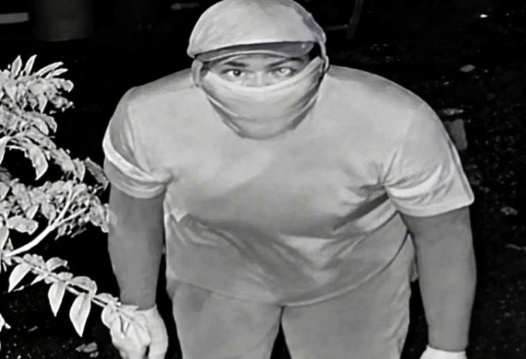 '범인 오리무중' 통영 살인 21일째…SNS서 퍼진 '남성 얼굴' 정체