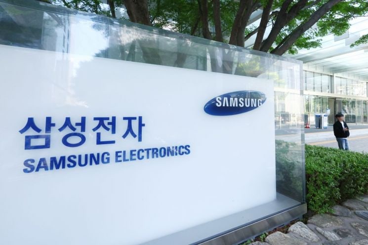 삼성 파운드리 부활 '청신호'…"앤트로픽, 삼성과 AI 칩 생산 논의...