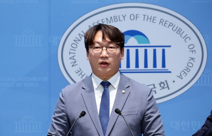與 청년 <b>의원</b>들 "정년연장, 노사 아닌 고용 전반에서 논의해야"