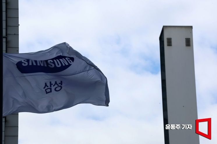 "고점 아냐?" 공포에 곤두박질…'반도체 저승사자' 모건 "메모리 조정 온다"