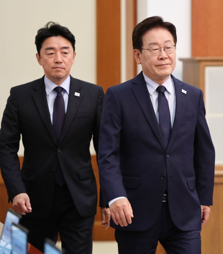 李대통령, <b>카타르</b> 전 <b>국왕</b> 서거에 조전…조문특사는 강훈식 비서실장