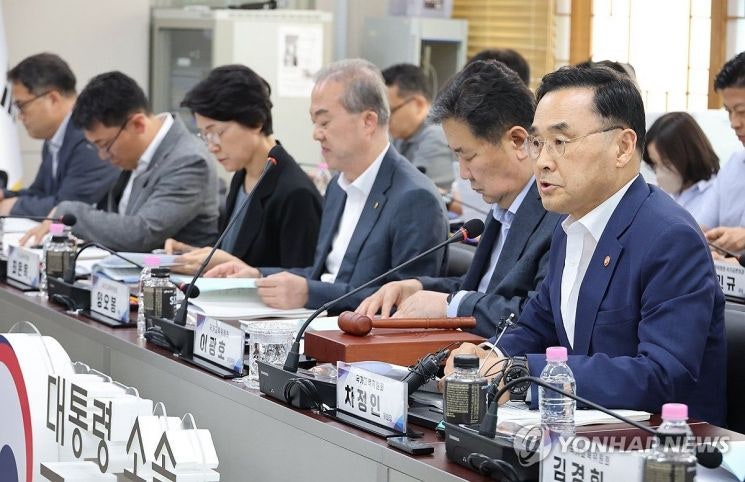 국교위, <b>중학교 근현대사</b> 비중 30%로 <b>확대</b> 추진