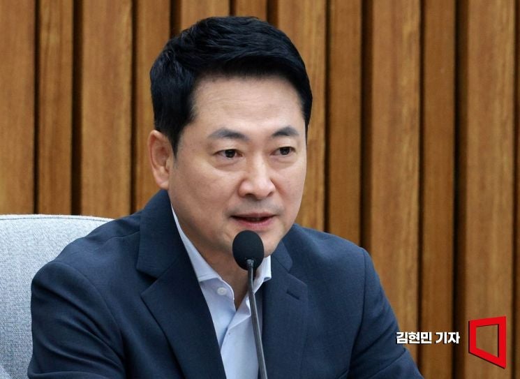 국힘, 정성호 사의 표명에 "이재명 정부 <b>레임덕</b> 신호탄"