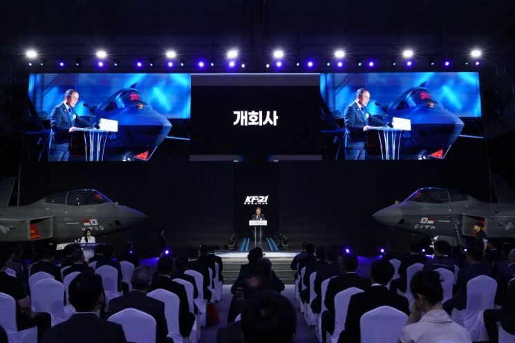 <b>KAI</b>, <b>KF-21</b> 10년 만에 개발 마무리…독자개발 전투기 시대 개막