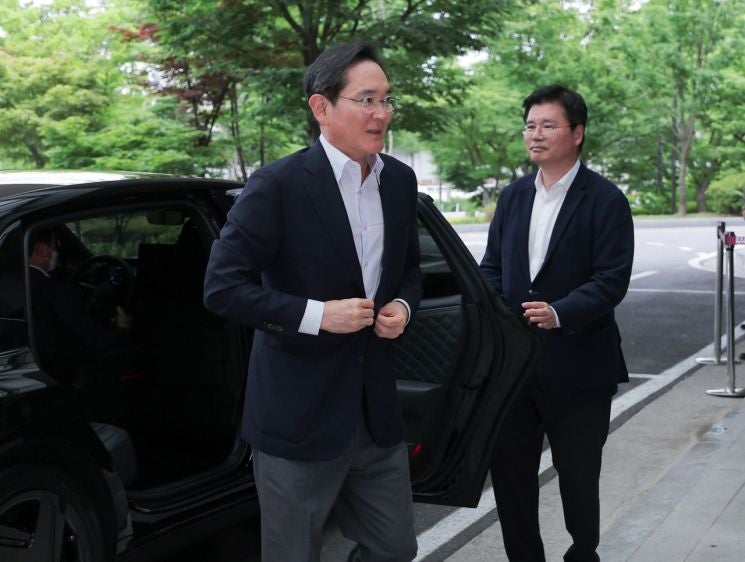 상법 개정 후 <b>배당</b> 기업 50% 늘었다…<b>배당</b>금 <b>1위</b> <b>이재용</b> 회장
