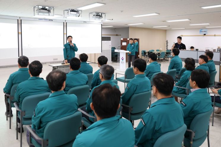 용인특례시가 '2026년 을지연습' 강평보고회를 열고 훈련기간 이뤄진 상황을 점검하는 시간을 갖고 있다. 용인시 제공