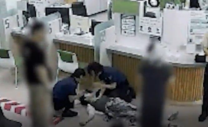 CPR 장면. 경기남부경찰청