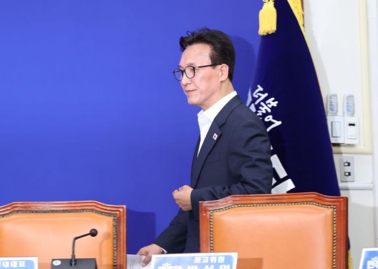 <b>김민석</b> "당대표 직속 '<b>대통합추진단</b>' <b>설치</b>…단장엔 박범계"