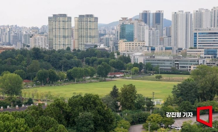 서울시 "시민 63.9%가 <b>용산공원</b> 내 <b>공공주택</b> 공급 반대"