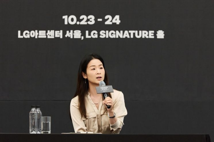 <b>아비뇽</b> 사로잡은 <b>이자람</b>의 '눈, 눈, 눈'…10월 더 큰 무대로