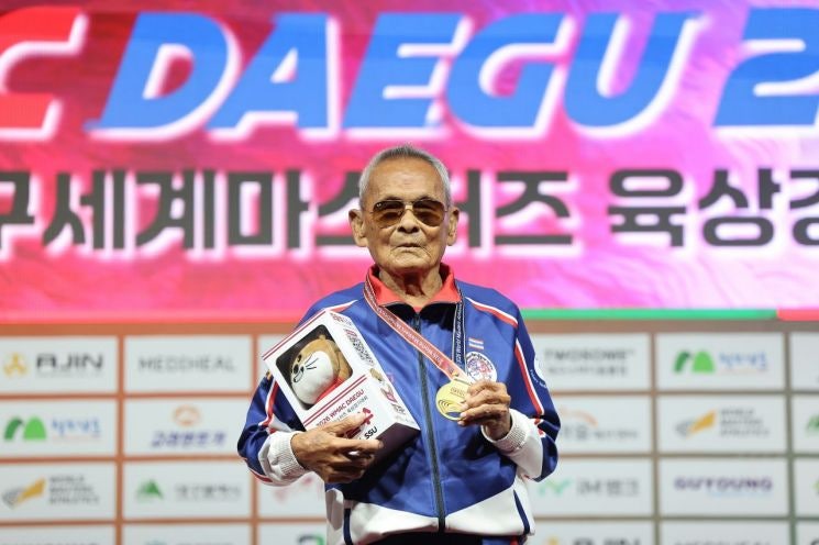 '106세' <b>사왕</b>, 세계마스터즈육상대회 <b>금메달</b> 2관왕