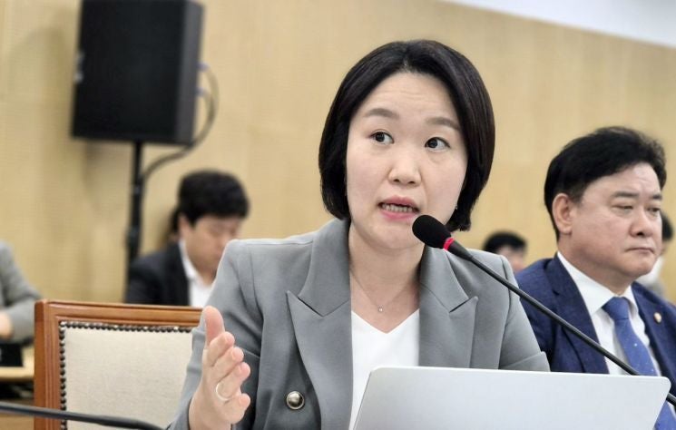 <b>중기부 장관 후보자</b>에 <b>이소영</b> 민주당 의원…"민생경제 폭넓은 경험"
