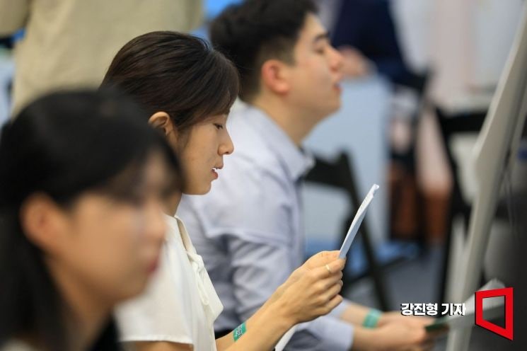 실업급여 지급액 12조 육박… 고용보험료율 2%대로 인상하나