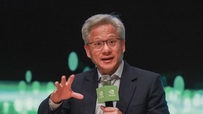 인공지능(AI) 관련 업계의 대표적인 억만장자 중 한 명인 젠슨 황 엔비디아 최고경영자(CEO).연합뉴스
