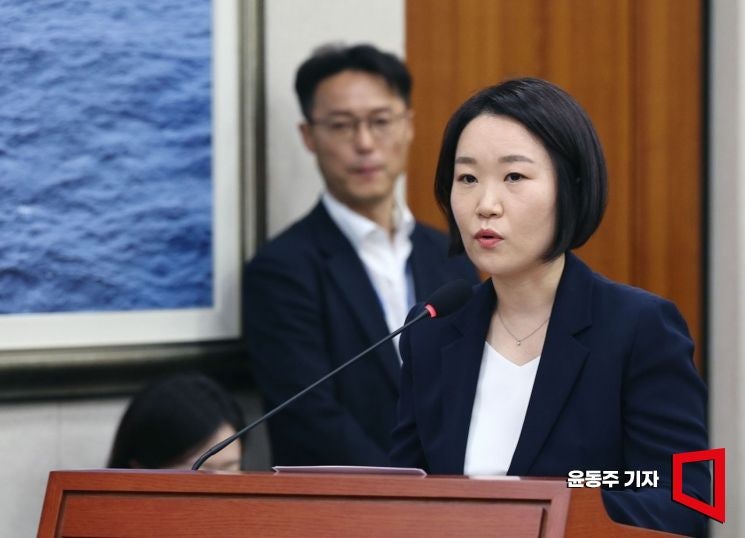 <b>이소영</b> "모친 전세금 증여세 납부…사전 인지 못해"