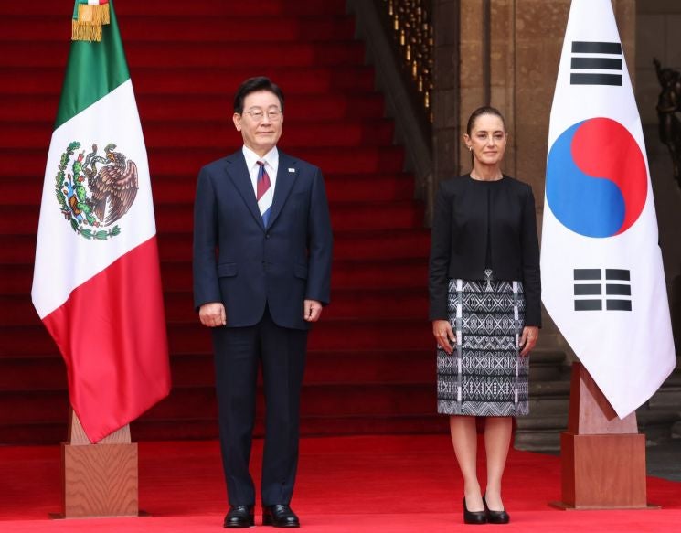 李대통령 "北포로 송환, 지지율 도움돼도 비공개 타당…합의 깬 우크라...