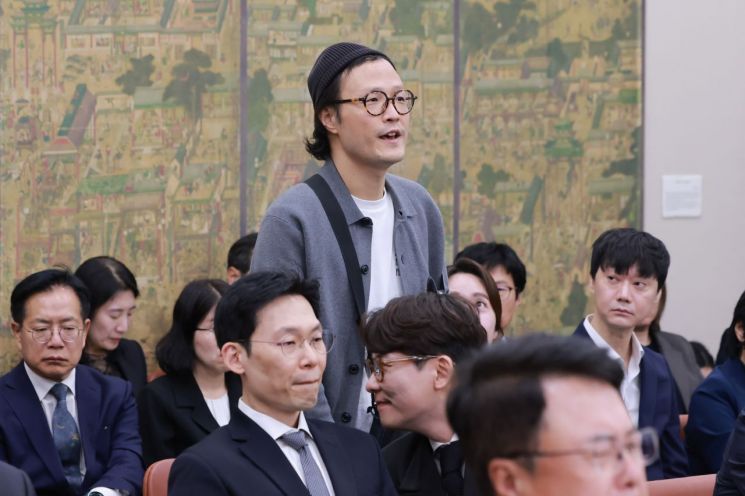 조정치가 7일 국회 문화체육관광위원회 국정감사에 참고인으로 출석해 발언하고 있다.연합뉴스