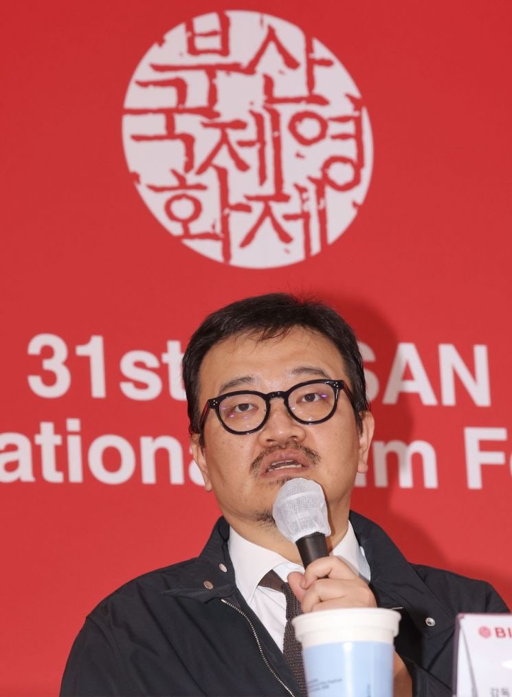 <b>연상호</b>, AI 시대 '<b>실낙원</b>'을 쓰다