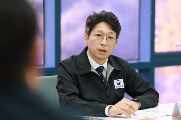 <b>홍지선</b> 국토장관 "<b>전월세 상승</b>, 입주물량 감소 원인…근본 해법은 공급...