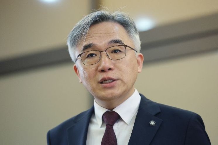 '박원순 피해자 신상 공개·후배 추행' <b>정철승</b>, 2심서 <b>법정 구속</b>