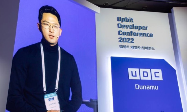 イ・ジェサンハイブ最高戦略責任者（CSO）。このＣＳＯは５月３１日、ハイブ子会社であるアドア社内取締役に選任された。このCSOがハイブアメリカ代表を務める当時、釜山港国際展示コンベンションセンター（BPEX）で開かれた「アップビット開発者」