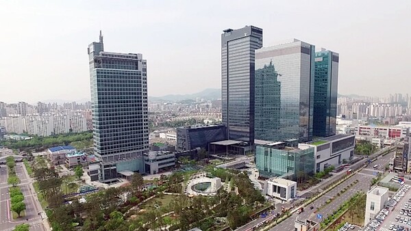 원본보기

경기 수원 삼성전자 본사 전경 /사진 제공=삼성전자