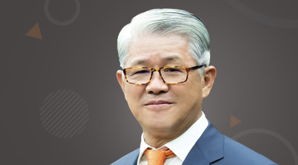 최신원 전 SK네트웍스 회장 /사진=SK네트웍스 홈페이지