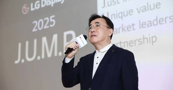[어바웃 C] LG디스플레이 정철동, 다이어트 경영으로 부활 서막