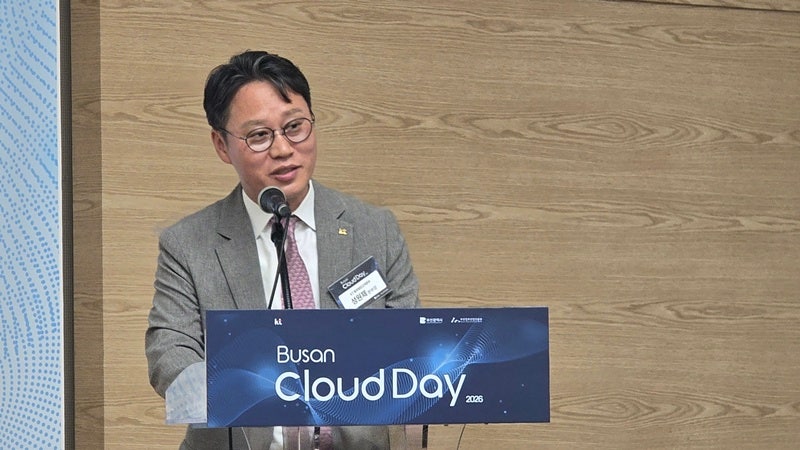 성원제 KT 동부법인고객본부장이 18일 부산 해운대구 벡스코에서 열린 '부산 클라우드 데이 2026'에서 발언하고 있다