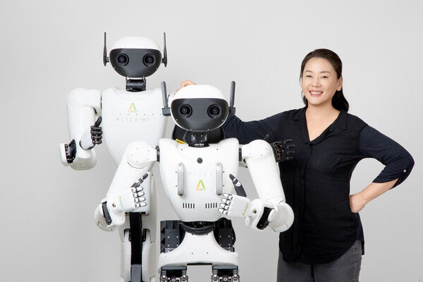 "中 철옹성 깼다"…에이로봇·한양대, 로보컵 사커리그서 최고상 쾌거