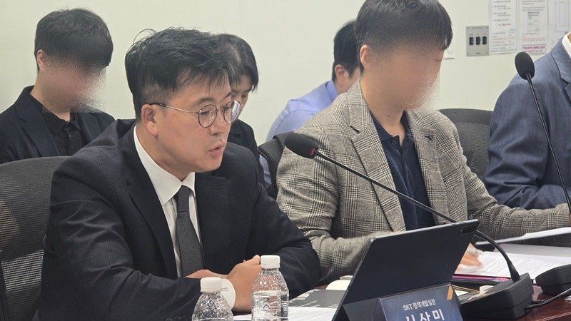 신상민 SK텔레콤 정책개발실장이 이달 2일 국회에서 열린 'AI 시대 네트워크 고도화 방안 정책 세미나'에서 발언하고 있다./사진=권용삼 기자