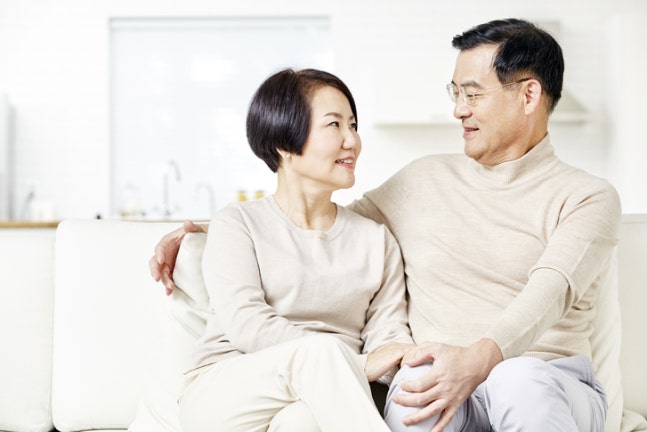 여성이 남성에게 바라는 애정 표현 방법은 주로 감정적인 지원, 신체적 접촉, 시간과 관심, 그리고 일상적인 도움과 배려심 있는 행동에 중점을 둔다.<BR> [사진= 게티이미지뱅크]