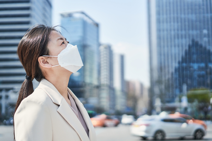 모낭보다 작은 크기의 미세먼지도 피부 노화의 주범이다.[사진= 게티이미지뱅크]