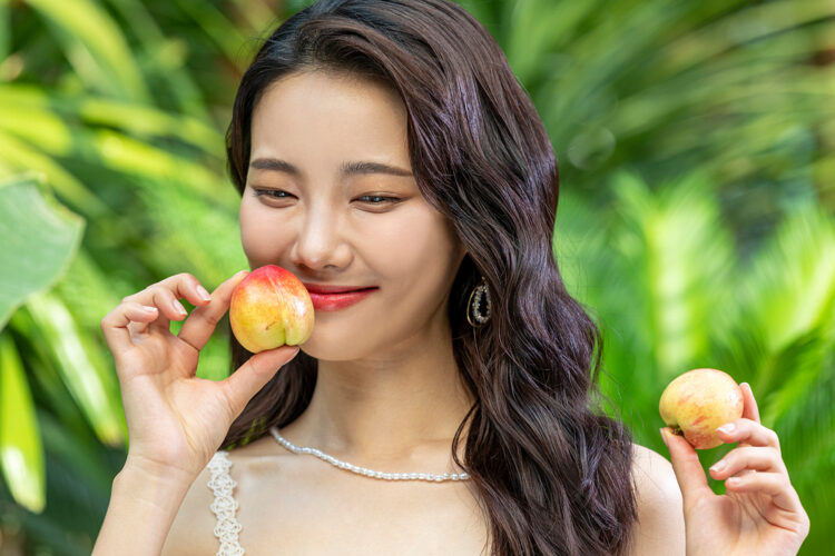 섬유질이 풍부한 복숭아는 포만감을 오래 유지시켜 다이어트를 할 때 도움이 되는 과일 중 하나다.[사진=클립아트코리아]