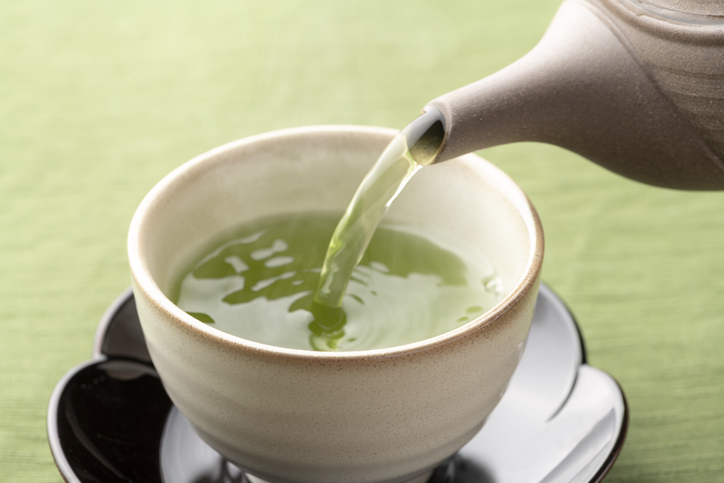 녹차를 마시면, 심장과 혈관 건강에 좋은 플라바놀을 충분히 섭취할 수 있다. 사진=게티이미지뱅크