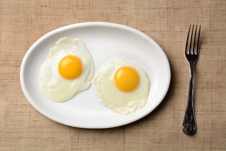 달걀 노른자에는 비타민B12가 풍부하다.여기에 달걀에는 단백질과 비타민A,D,<a href=