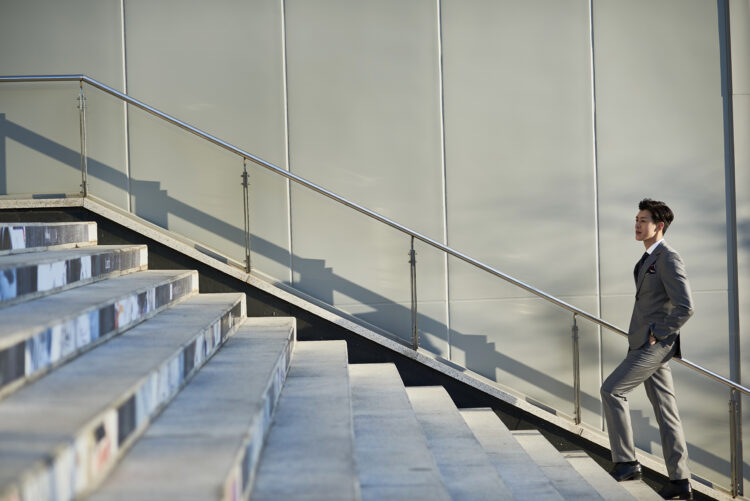 엘리베이터 대신 계단을 이용하면 좋다.사진=클립아트코리아