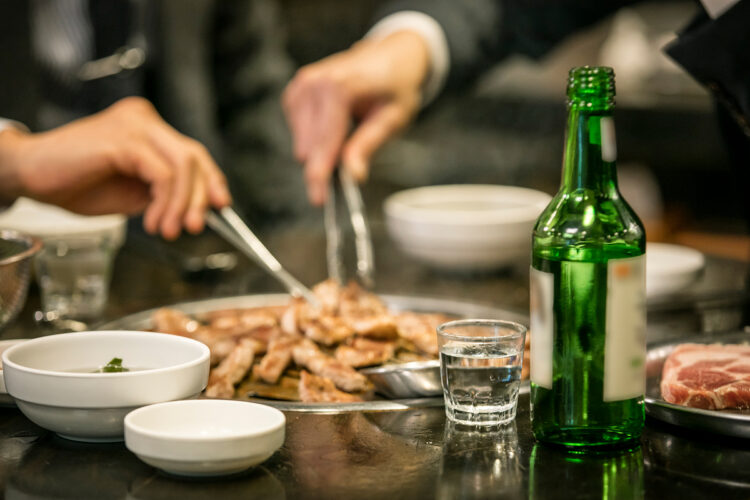 송년회 등 음주 자리가 많을 때다.사진=클립아트코리아