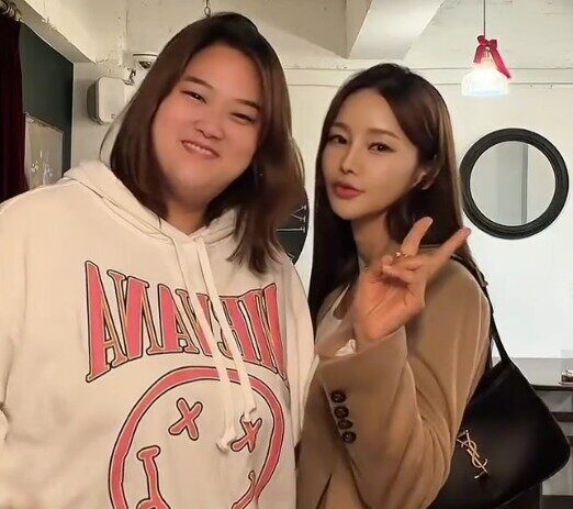 가수 미나(왼쪽)의 시누이 박수지가 148kg에서 64kg 감량에 성공했다.사진=박수지 인스타그램