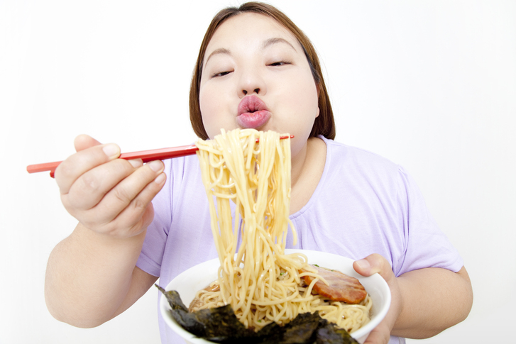 머리 속으로는 과식하지 말자고 매일 다짐하지만,먹다 보면 자꾸 과식을 반복하게 된다.사진= 게티이미지뱅크