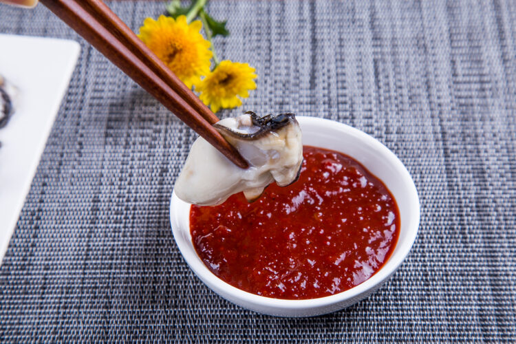 굴에는 아연이 풍부해 노화와 관련된 안질환인 황반변성을 예방하는 데 도움이 된다.사진=클립아트코리아