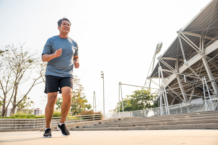 하루 단 10분간의 짧고 강도 높은 운동만으로 대장암 세포의 성장을 억제하고,손상된 DNA 복구를 촉진할 수 있다는 연구 결과가 나왔다.사진=게티이미지뱅크