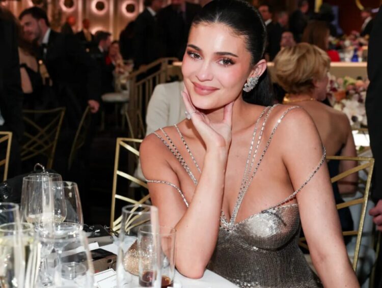 아이스 워터 페이셜로 관리한 후,<a href=