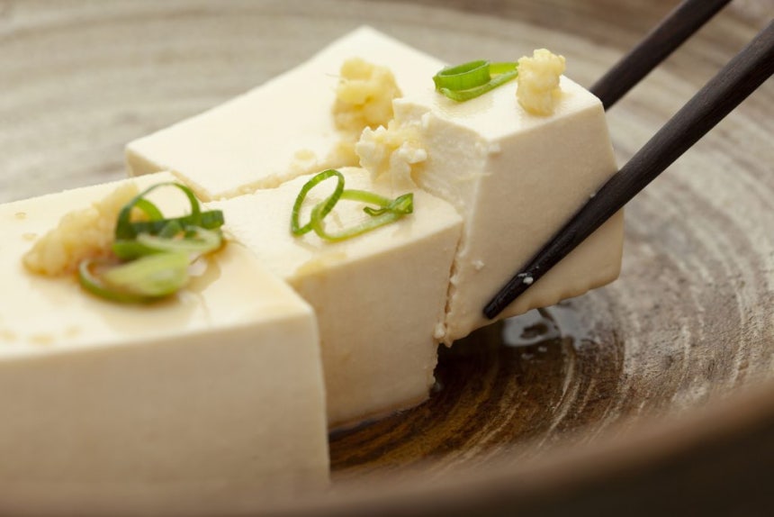 두부는 열량이 낮아 살이 찔 부담이 적다.단백질이 많아 근육이 감소하는 중년의 몸에 특히 좋다.사진=게티이미지뱅크