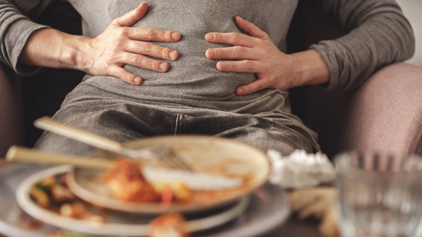 하루 중 저녁 식사량이 가장 많은 사람은 칼로리 전체 섭취량이 늘어나는 경향이 있고  이는 비만으로 이어질 위험을 높인다. 사진=게티이미지뱅크