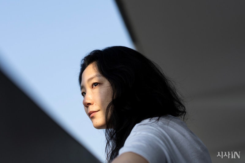 무대에 서는 사람이 모두 여성일 때 어떤 일이 벌어질까