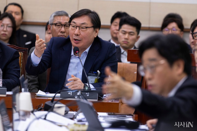 ‘연어 술 파티’ 논란에 가려진, 무죄 및 공소권 남용 판결