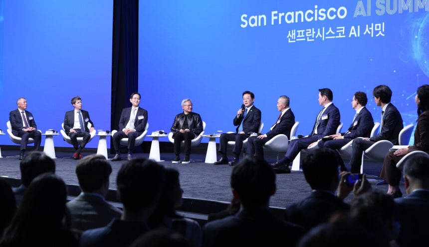 7월24일 이재명 대통령이 미국 샌프란시스코 더 미드웨이에서 열린 샌프란시스코 AI 서밋에서 발언하고 있다. ©연합뉴스